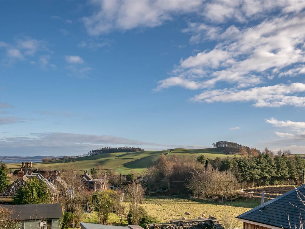 2 bed cottage for sale in Abernyte, Perth PH14, £162,500 Zoopla