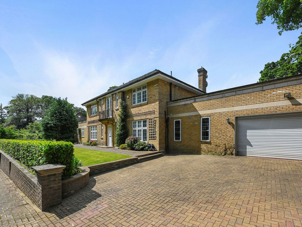 6 bed detached house for sale in Oakleigh Park Avenue, Chislehurst BR7