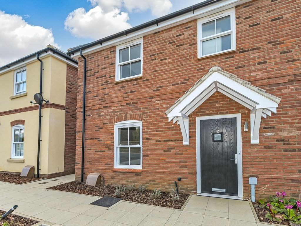 3 bed semidetached house for sale in Fletton Drive, Newton Longville