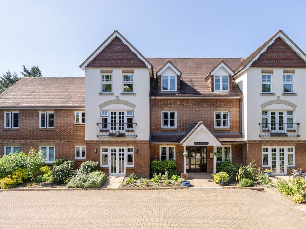 2 bed property for sale in Epsom Road, Leatherhead KT22, £350,000 Zoopla