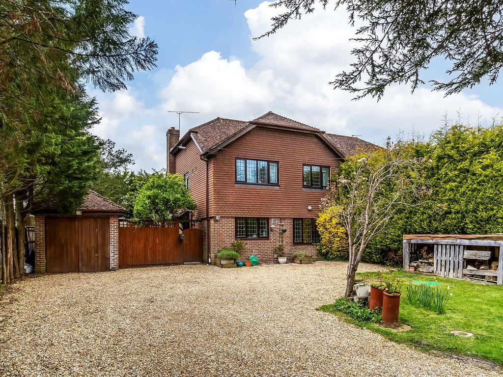 4 bed semidetached house for sale in Horsham Road, Capel, Dorking