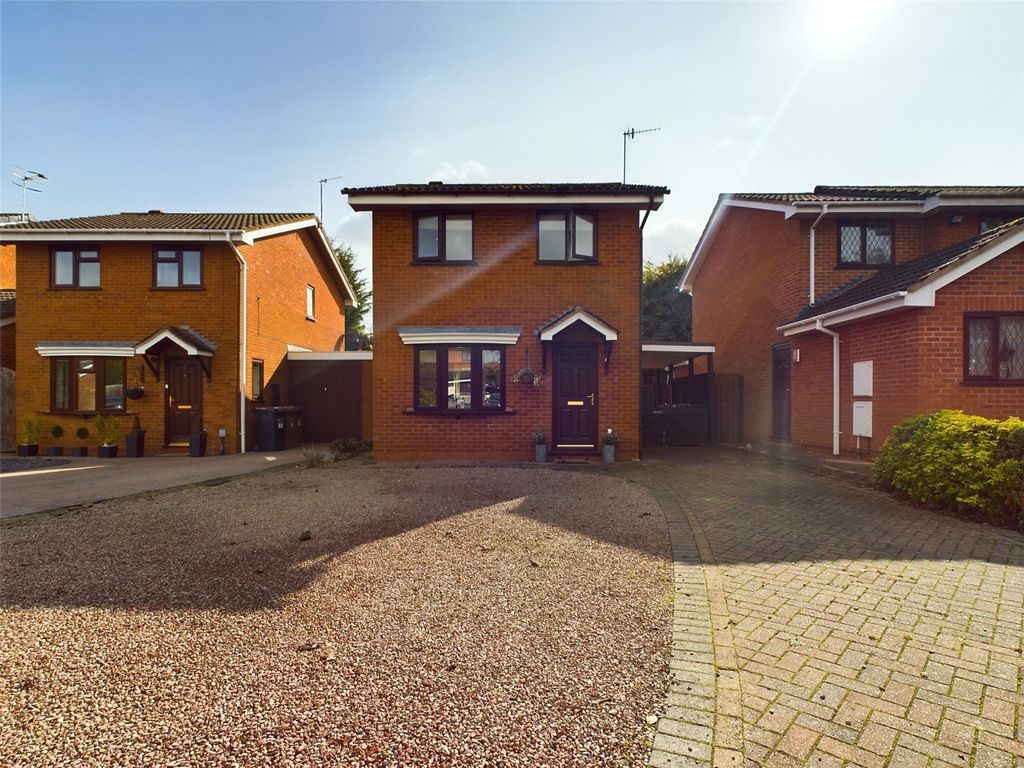 3 bed detached house for sale in Roach Close, Worcester, Worcestershire