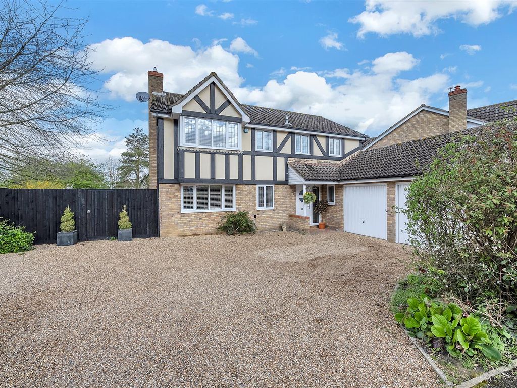 5 bed detached house for sale in Thistledown Drive, Ixworth, Bury St