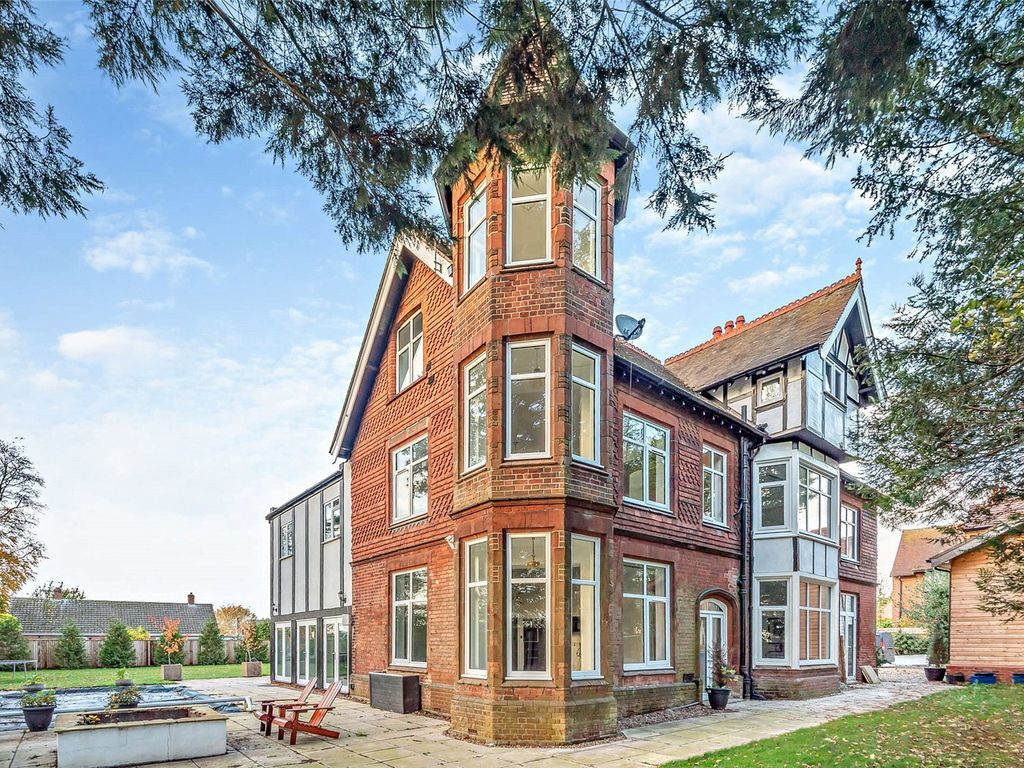 8 bed detached house for sale in Newmarket Road, Norwich NR4, £