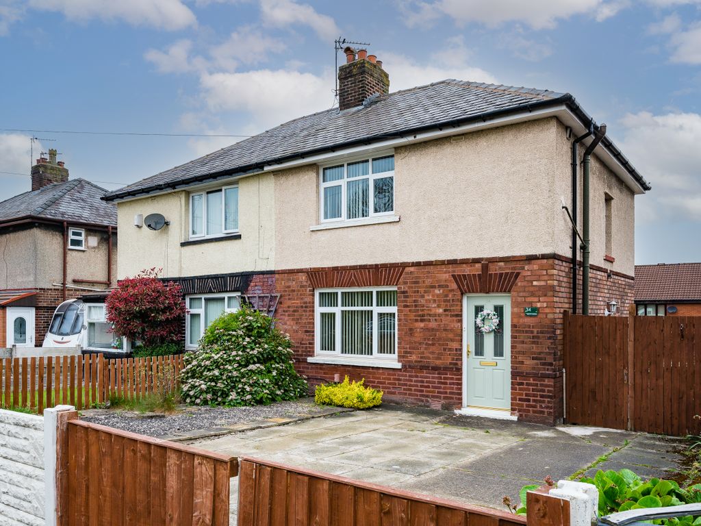 3 bed semidetached house for sale in Hewitt Avenue, Eccleston, St