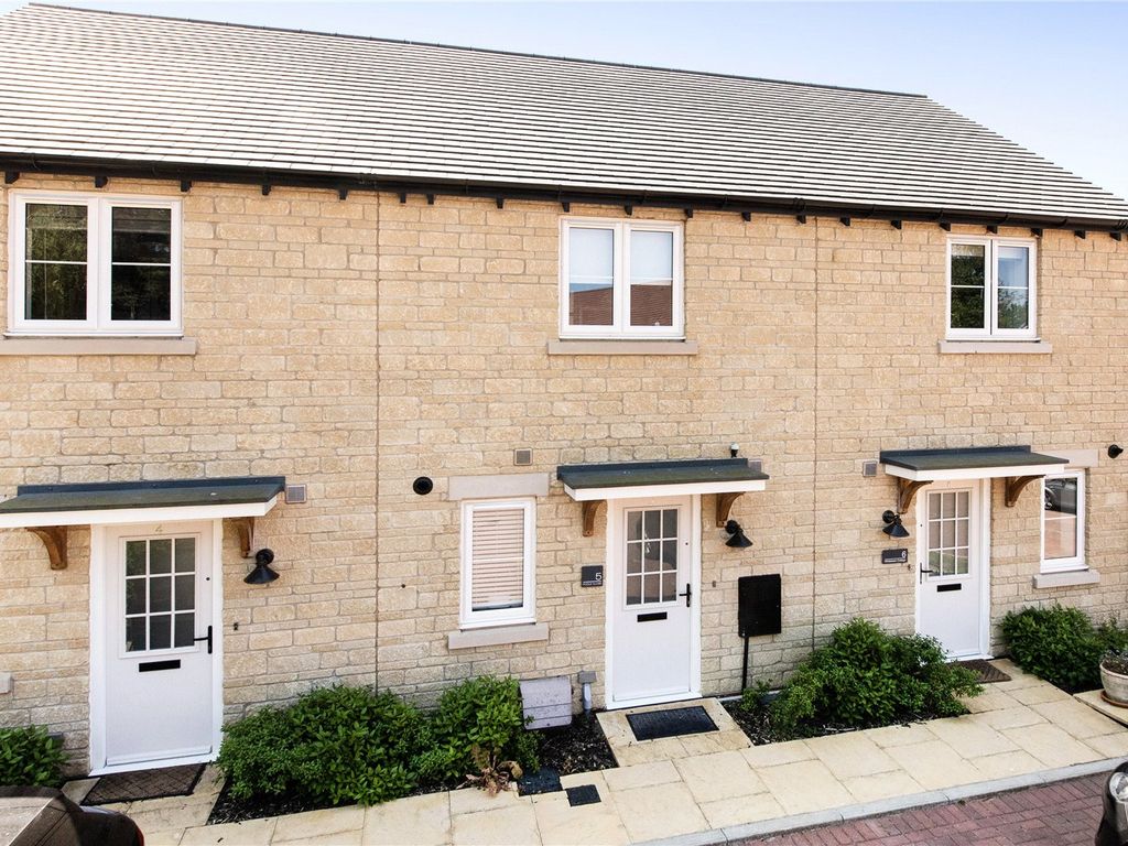 2 bed terraced house for sale in Poole Close, Southmoor, Abingdon