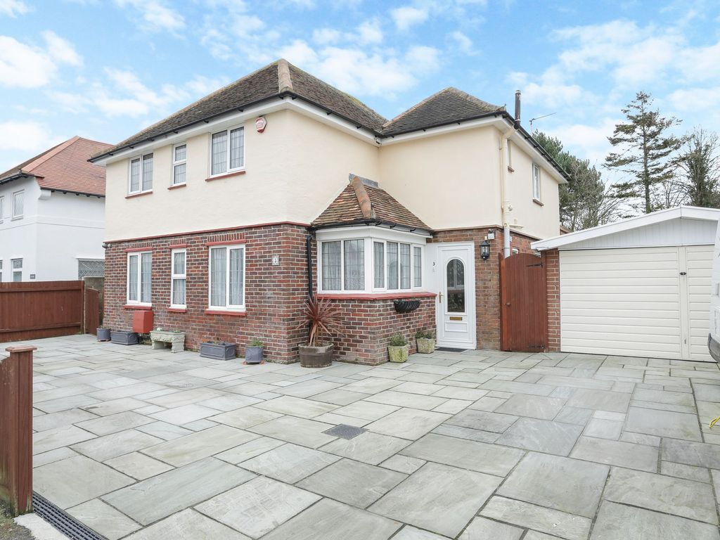 4 bed detached house for sale in Brassey Avenue, Broadstairs CT10, £