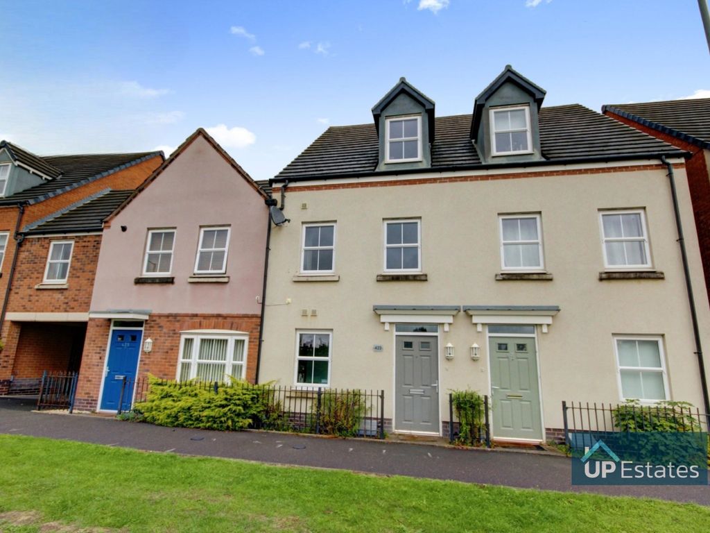 4 bed terraced house for sale in Queen Elizabeth Road, Nuneaton CV10