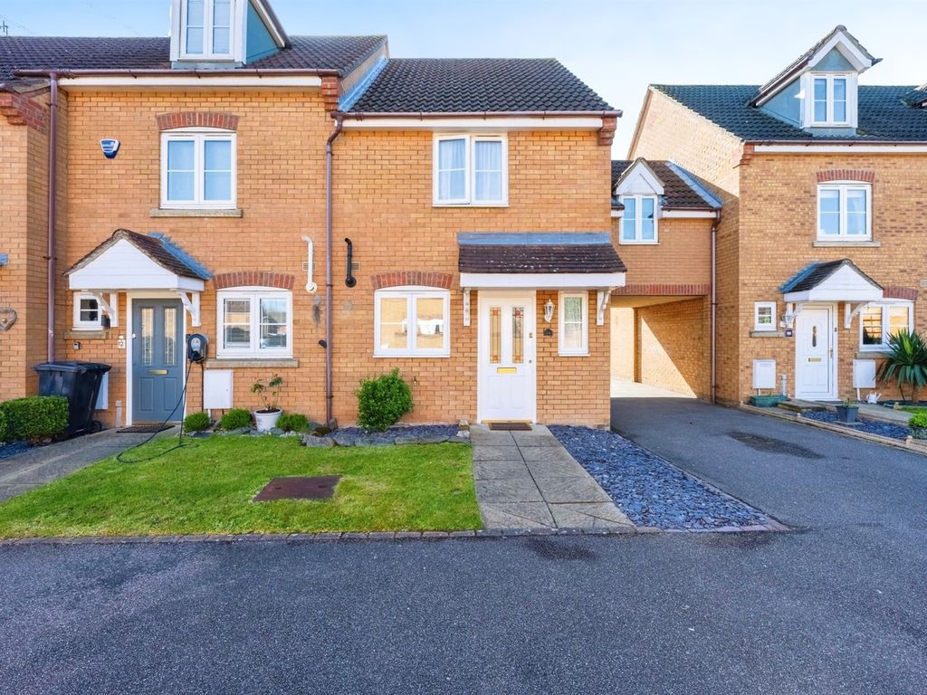 3 bed semidetached house for sale in Hockley Court, Marston Moretaine