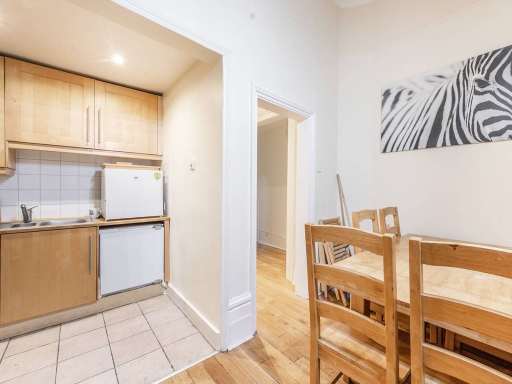 3 bed flat to rent in Earl's Court, Earls Court, London SW5 Zoopla