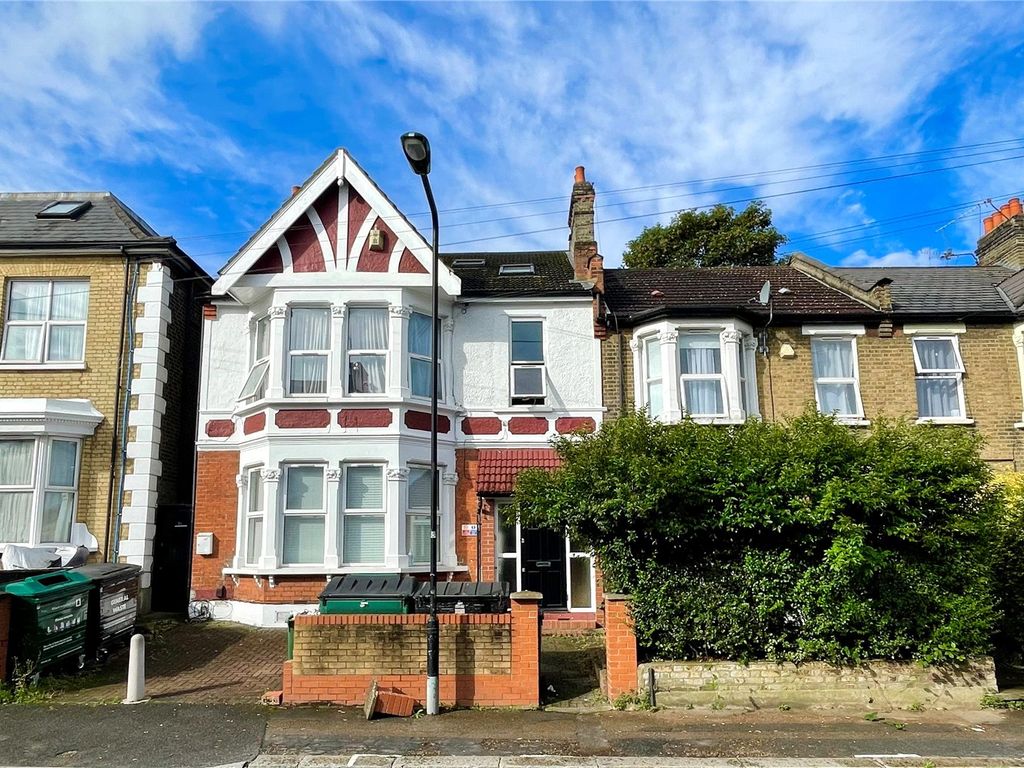 2 bed flat to rent in Goldsmith Road, Leyton, London E10, £1,500 pcm