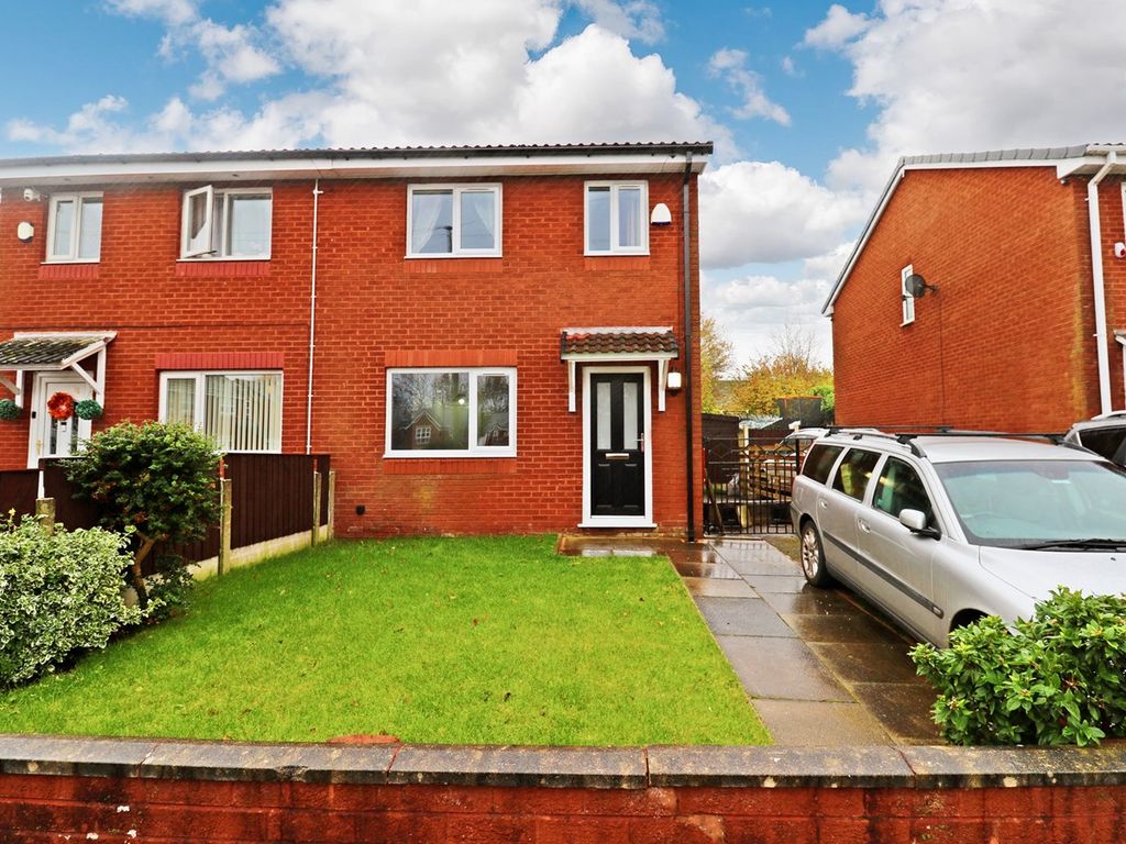 3 bed semidetached house to rent in Lower Church Street, Widnes WA8, £