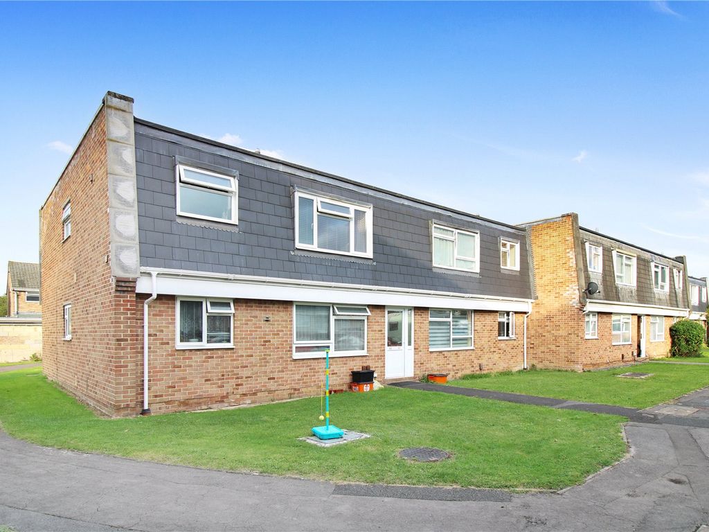 2 bed flat for sale in Trent Road, Greenmeadow, Swindon, Wiltshire SN25