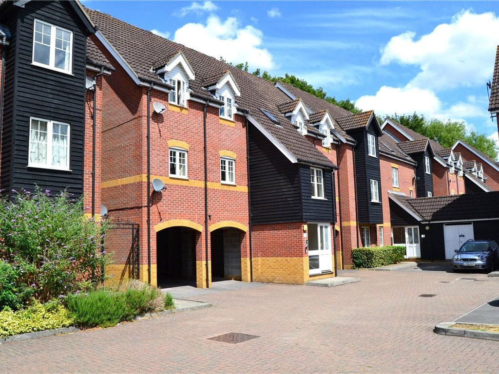 2 bed flat to rent in Newbury, Berkshire RG14, £1,000 pcm Zoopla