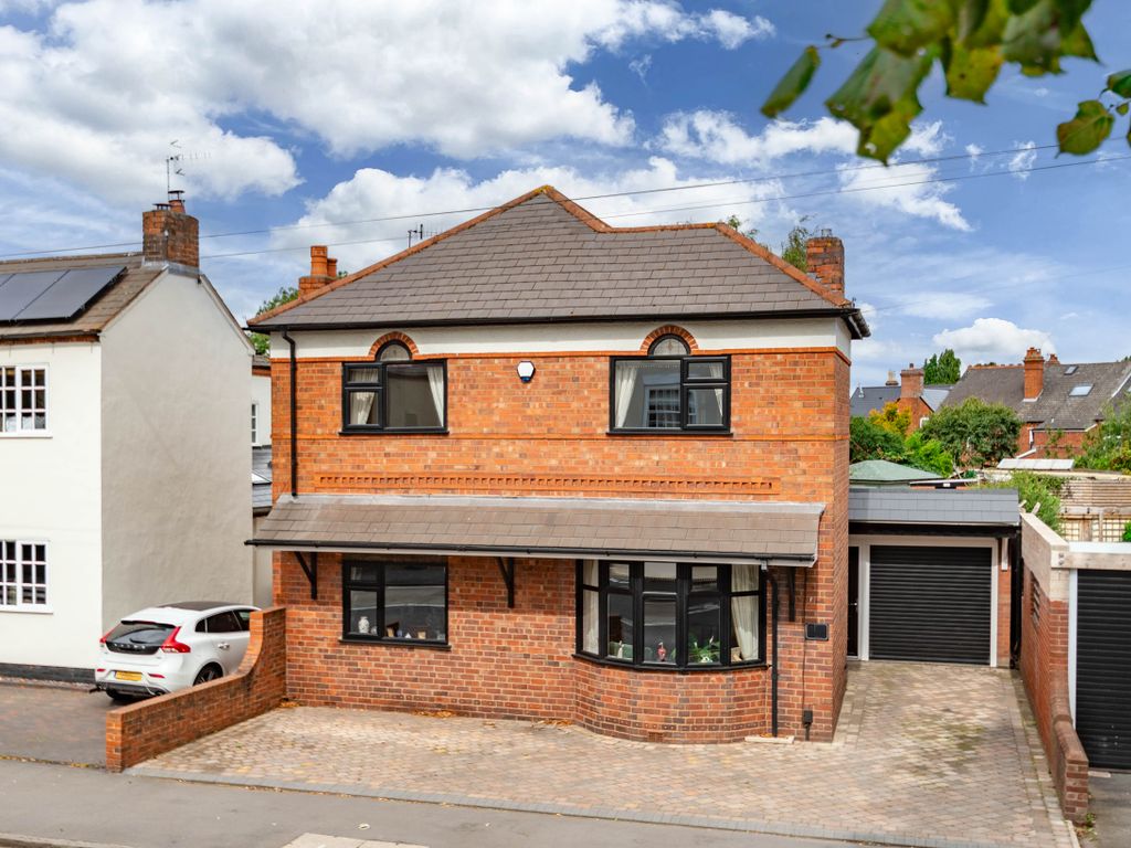 4 bed detached house for sale in Worcester Street, Stourbridge, West