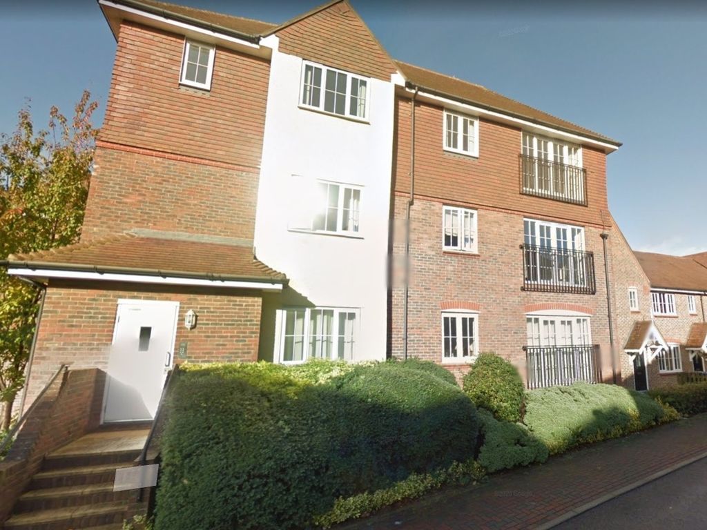2 bed flat to rent in Highbank, Haywards Heath RH16 Zoopla
