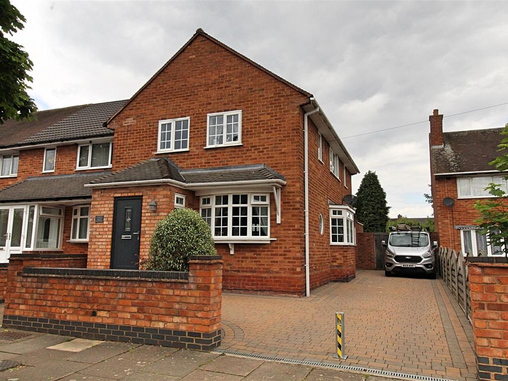 4 bed end terrace house for sale in Brownfield Road, Shard End