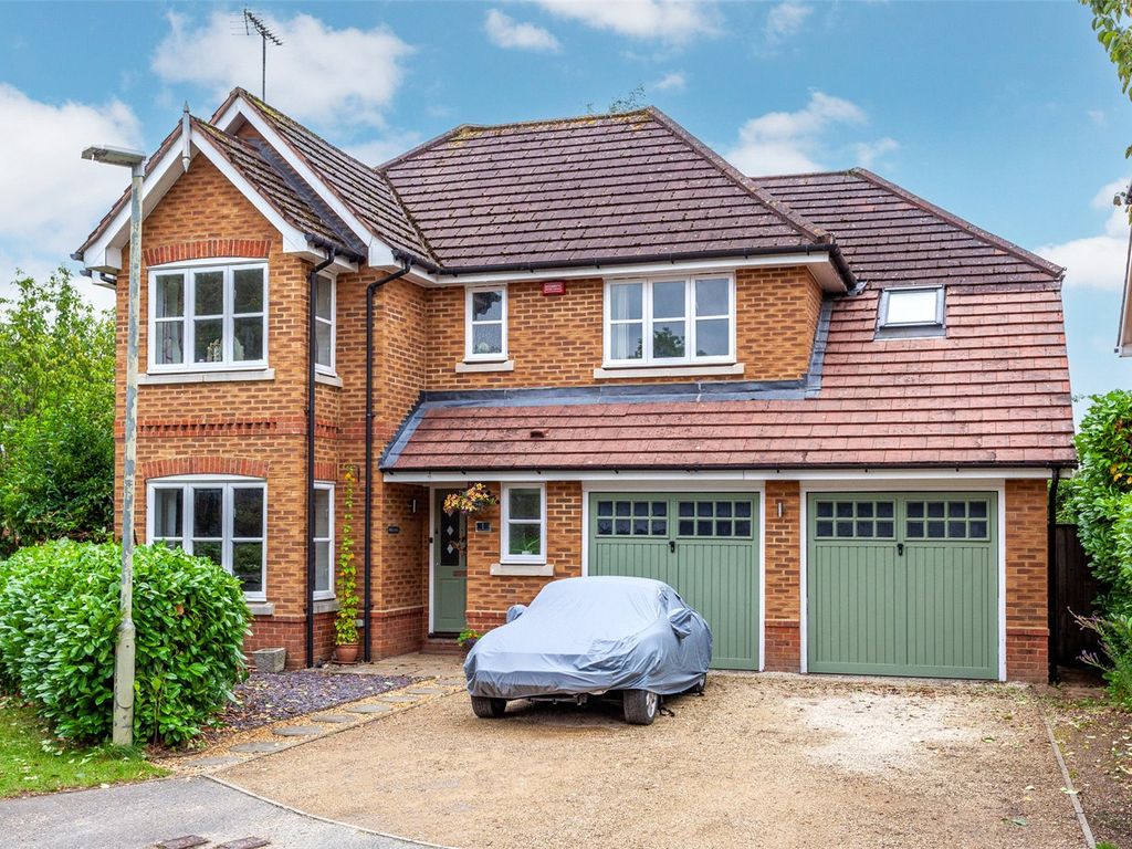 5 bed detached house for sale in Charvil Meadow Road, Charvil, Reading