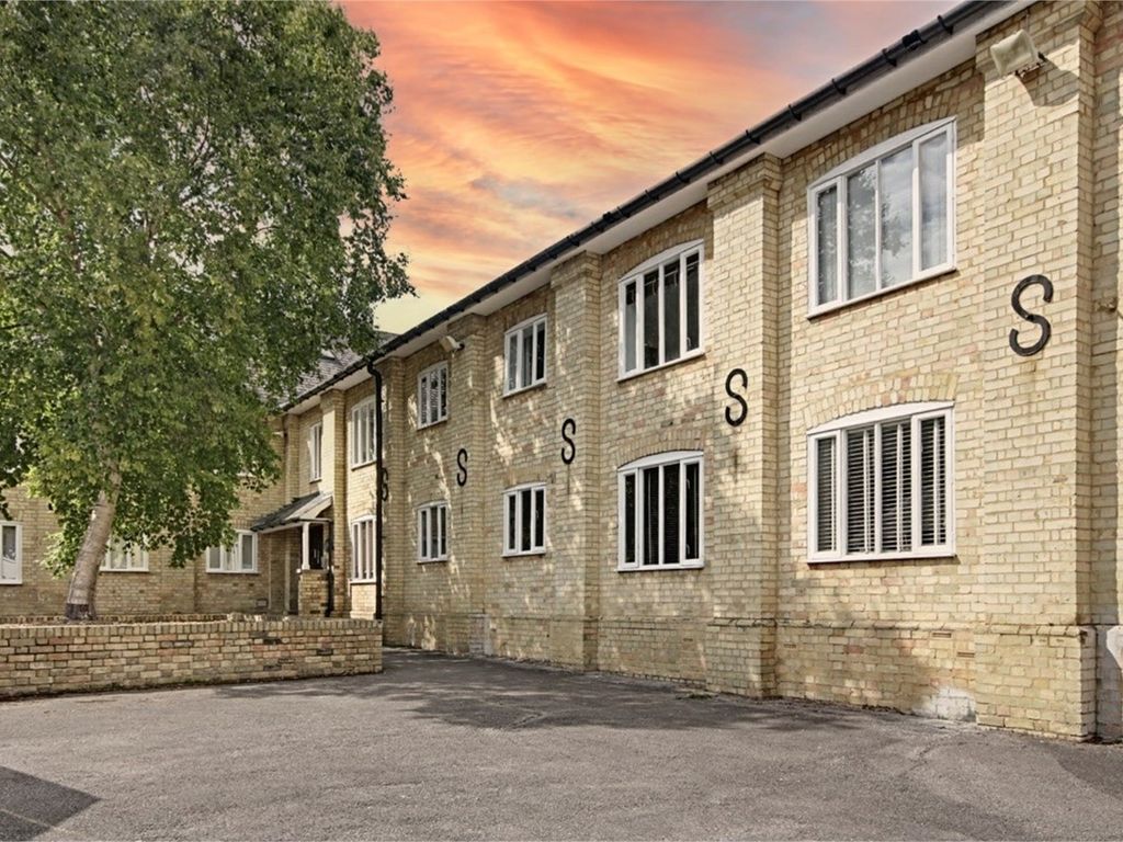 1 bed flat to rent in Station Road, Sawbridgeworth CM21, £895 pcm Zoopla