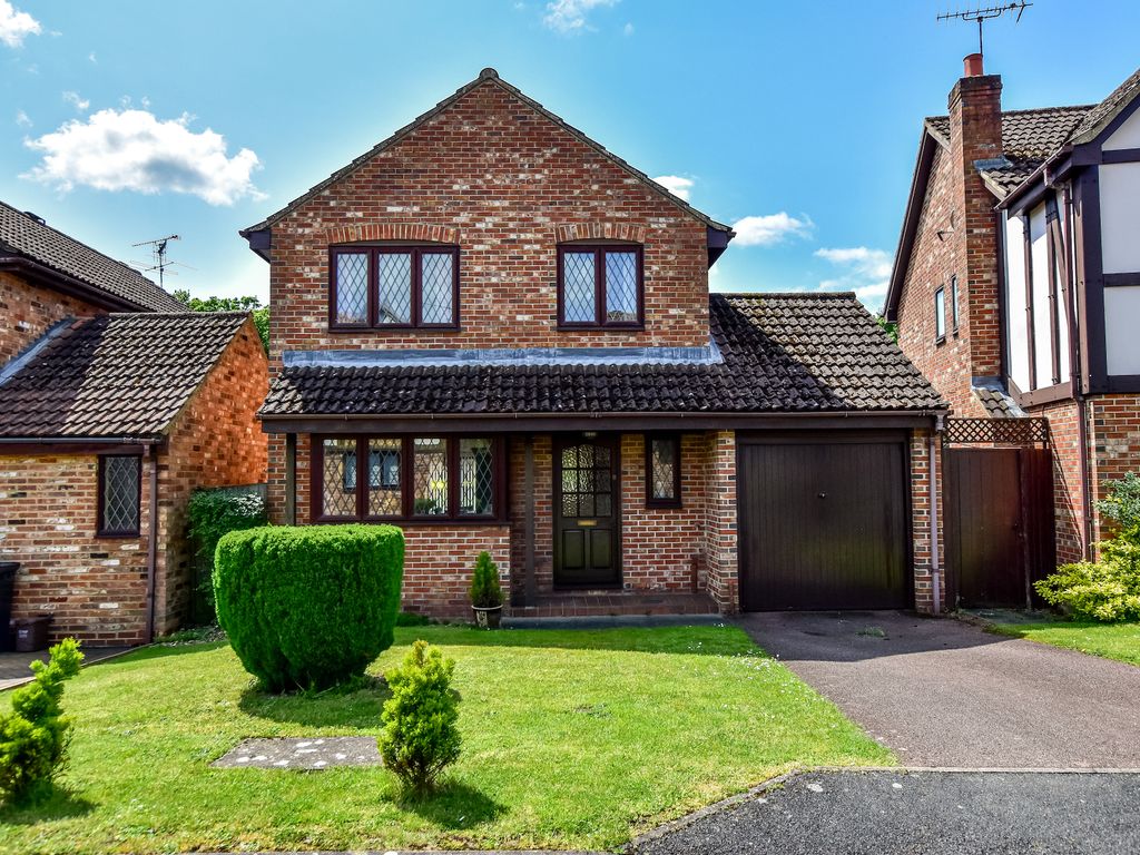 4 bed detached house for sale in Hazel Grove, Garston, Watford WD25