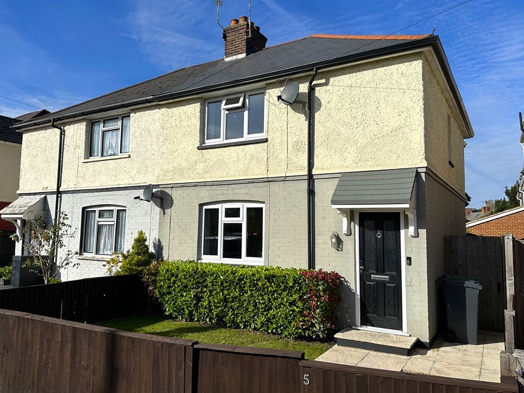 3 bed semidetached house for sale in Bristow Road, Camberley GU15, £