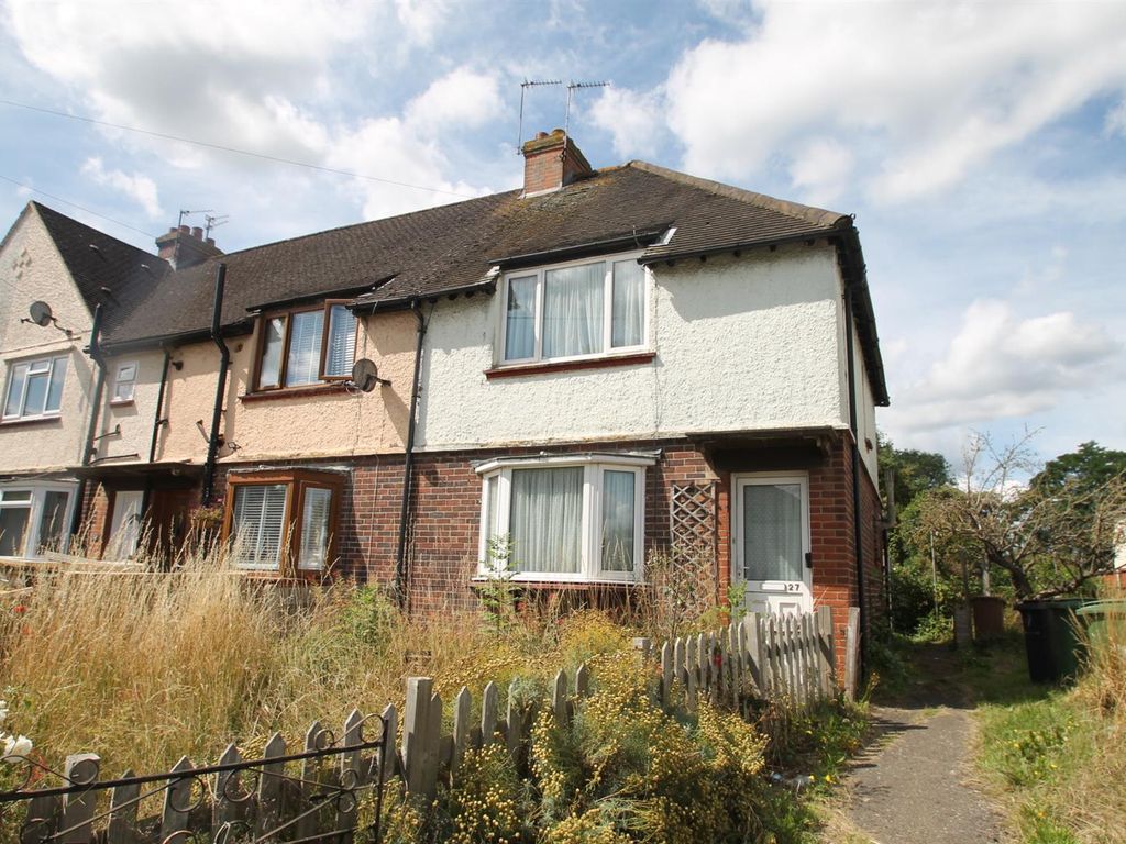 3 bed end terrace house for sale in York Road, Maidstone ME15, £250,000