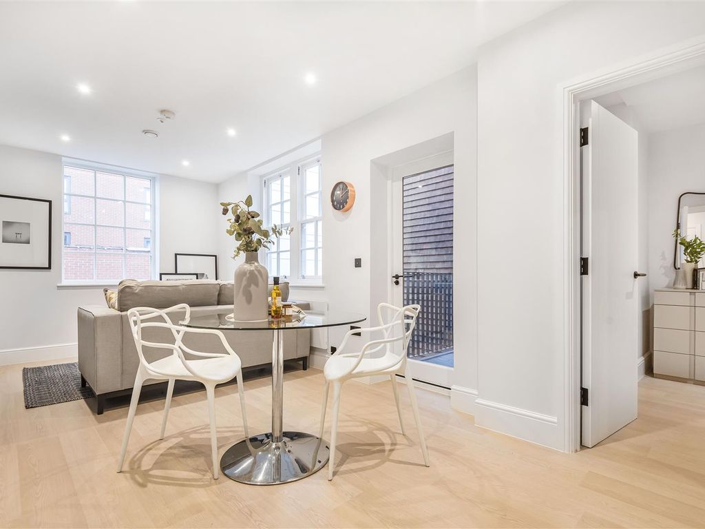 New home, 1 bed flat for sale in Flat 5, One Reading, Station Road