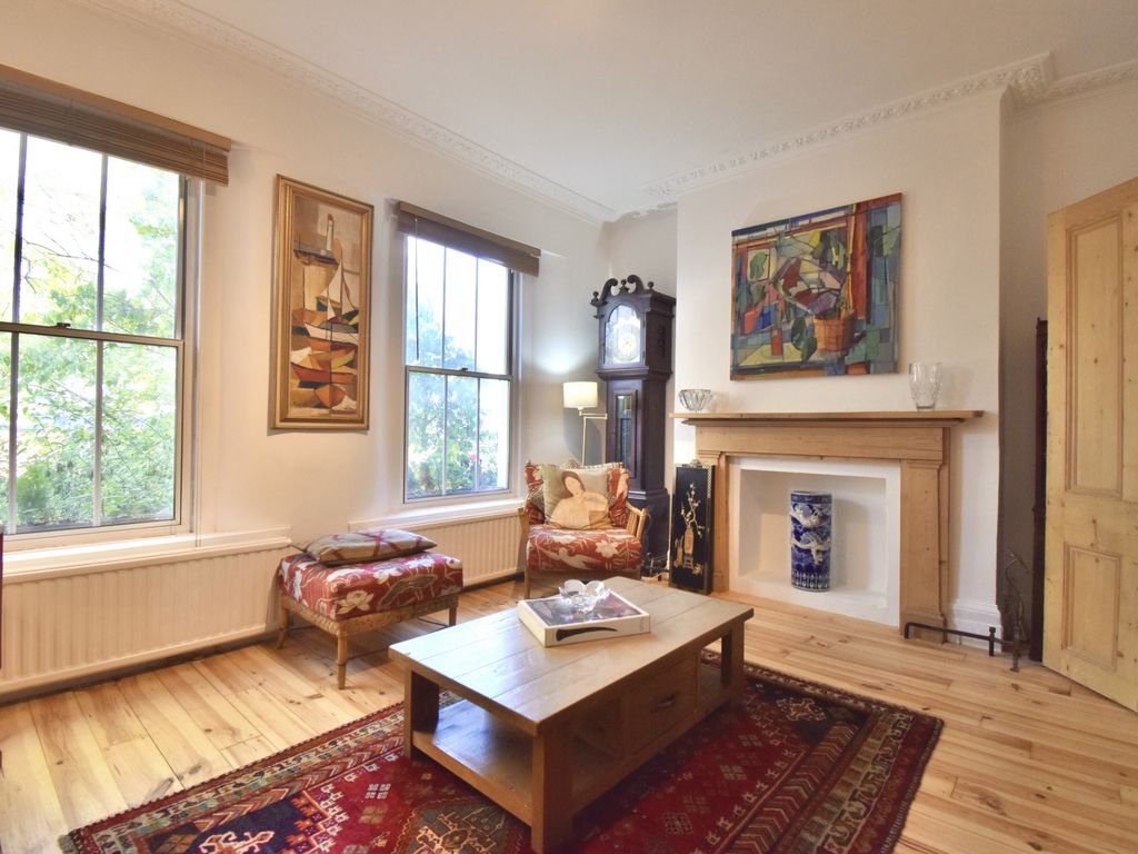 Woolwich Road, Greenwich SE10  