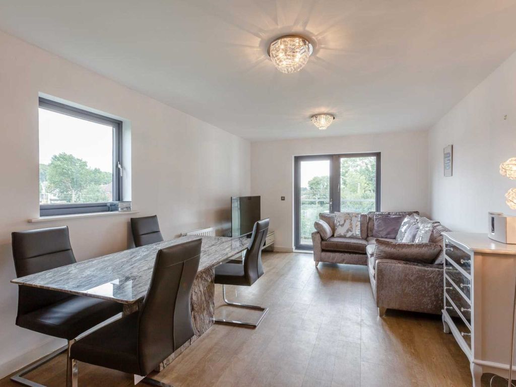 2 bed flat for sale in Adlington House, Rollason Way CM14 Zoopla