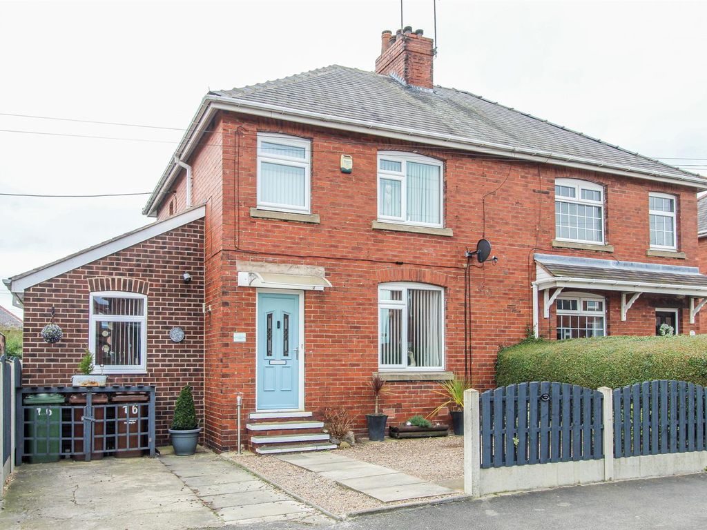 4 bed semidetached house for sale in Church Lane Avenue, Outwood
