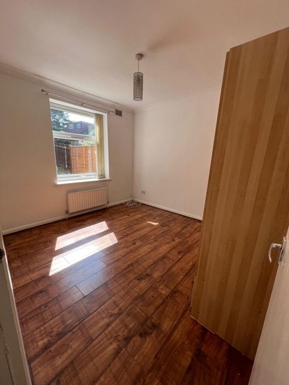 1 bed flat to rent in Flat, High Road Leytonstone E11, £1,350 pcm Zoopla