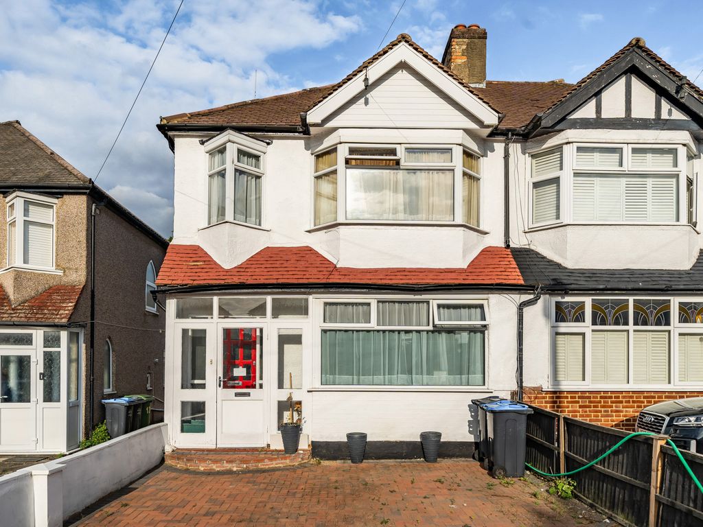 3 bed semidetached house for sale in Allgood Close, Morden SM4, £