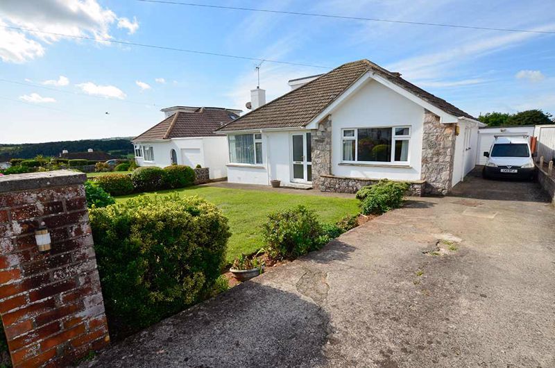 4 bed detached bungalow for sale in Blue Waters Drive, Paignton TQ4, £