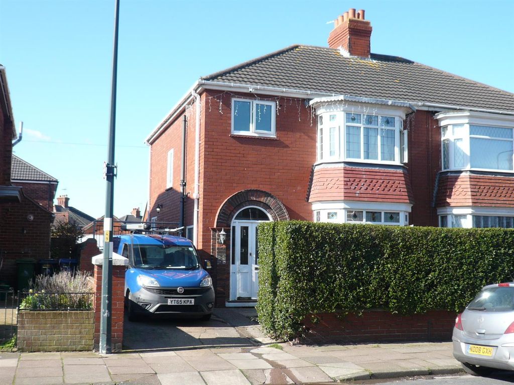 3 bed semidetached house for sale in Brereton Avenue, Cleethorpes DN35