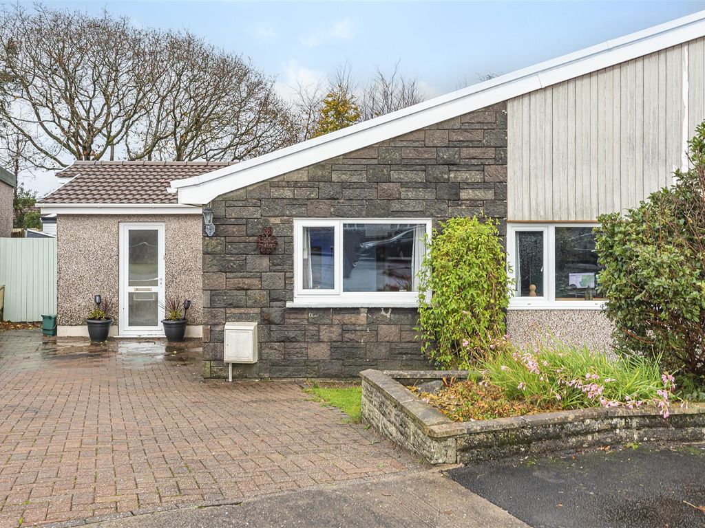 3 bed semidetached house for sale in Summerland Park, Upper Killay