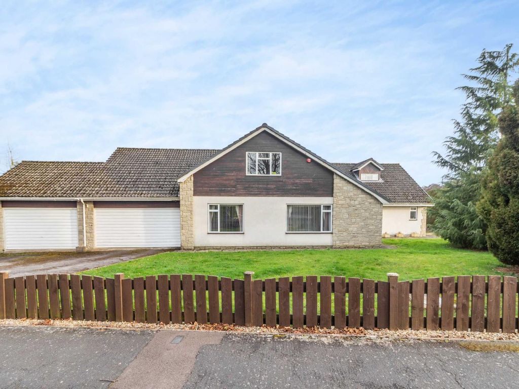 5 bed detached house for sale in Wentwood Drive, Llanvaches, Caldicot