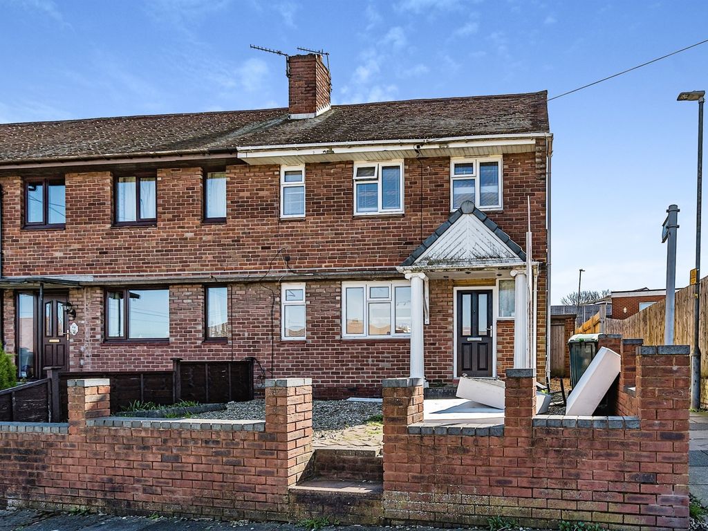 3 bed end terrace house for sale in Norman Terrace, Rowley Regis B65