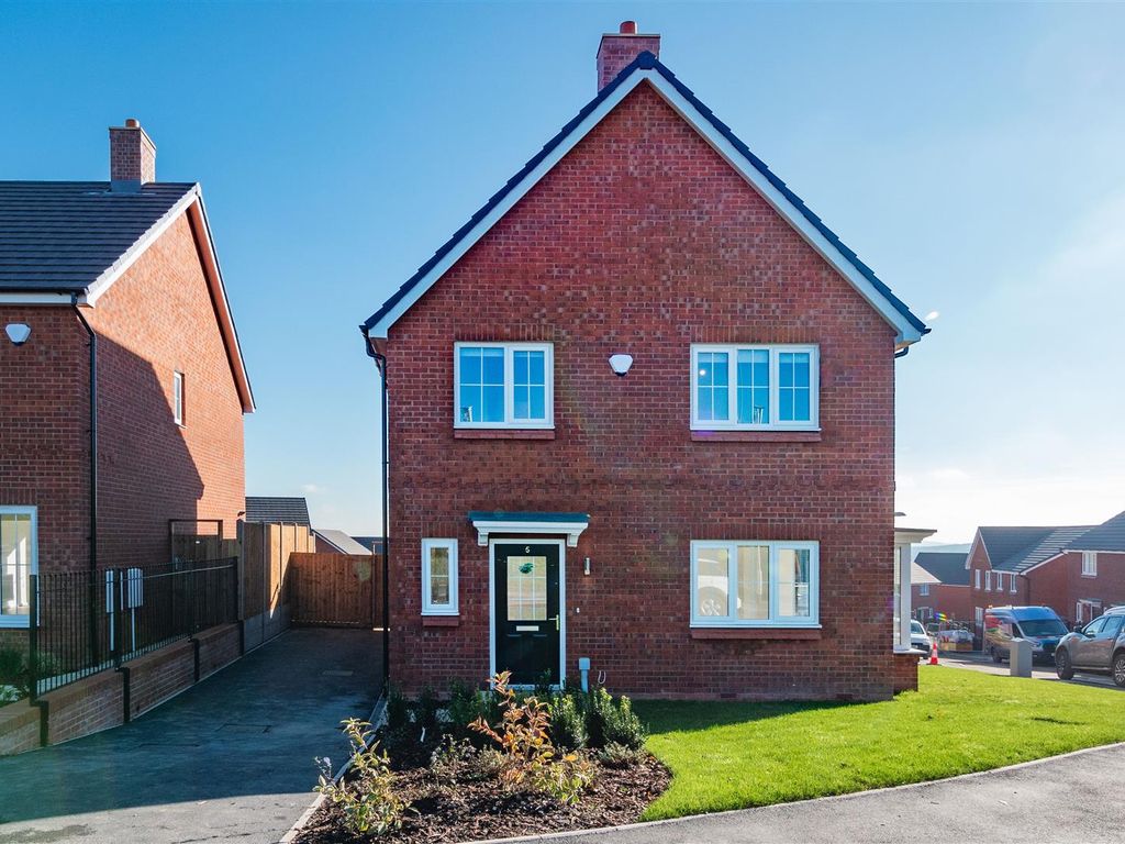 3 bed detached house to rent in Ash Bank Heights, Werrington ST9, £