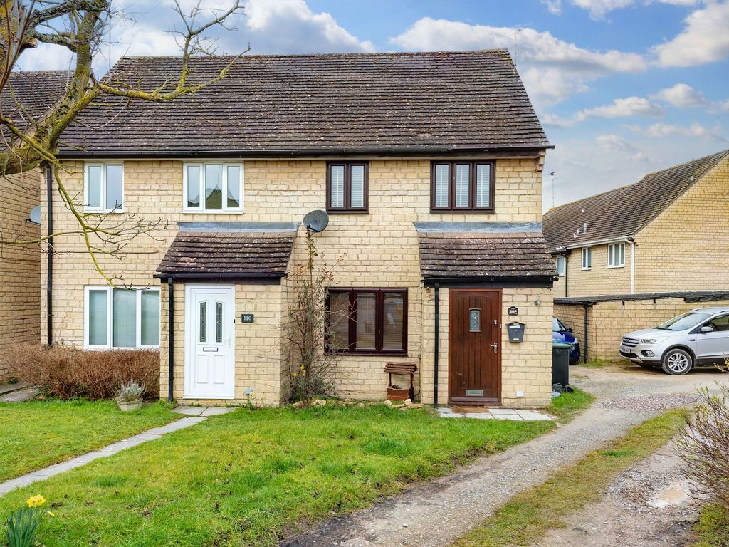 3 bed semidetached house for sale in Oxlease, Witney OX28 Zoopla