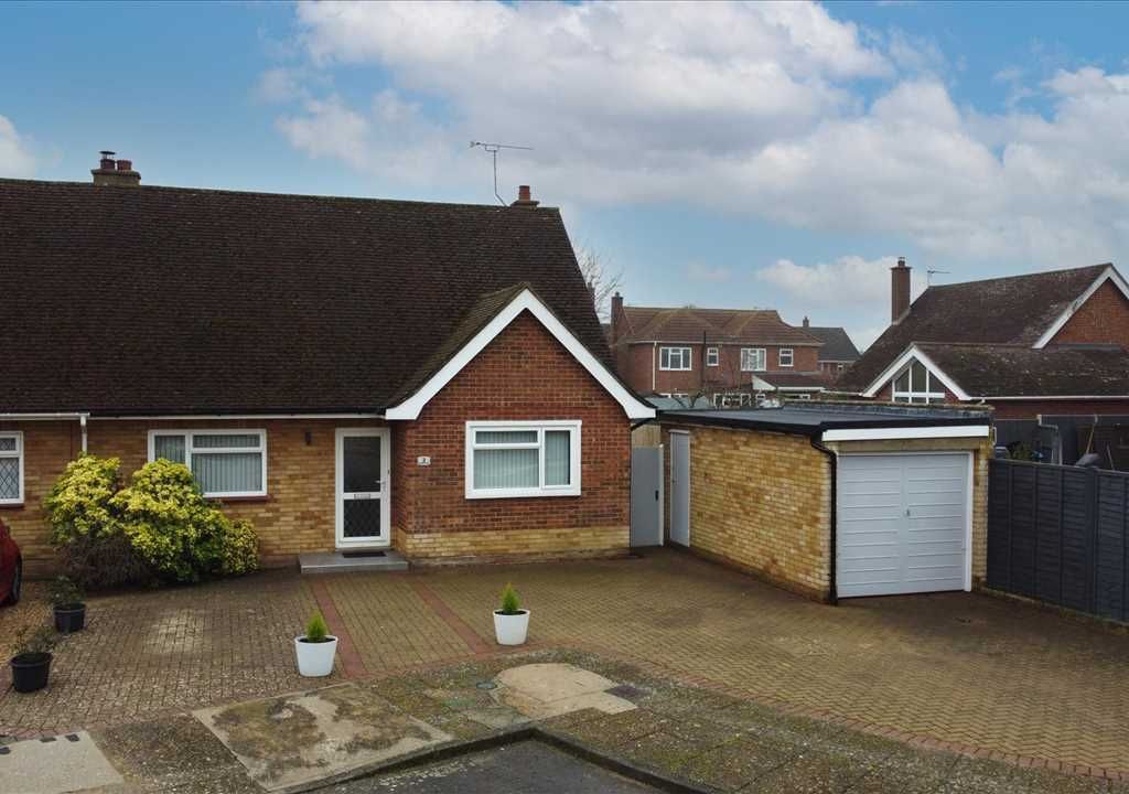 2 bed bungalow for sale in Bodiam Close, Ipswich IP3, £345,000 Zoopla