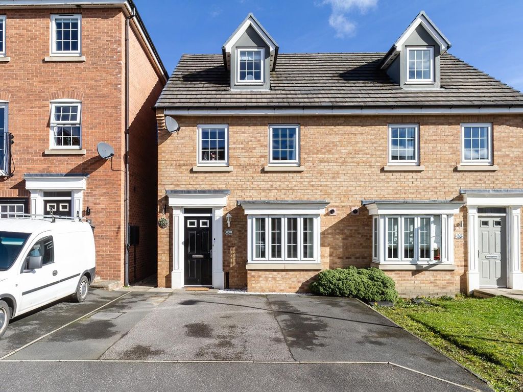 3 bed semidetached house for sale in Bedale Road, Castleford WF10 Zoopla