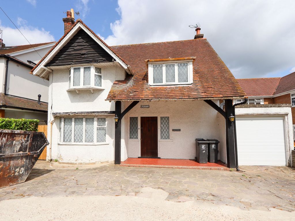 3 bed detached house for sale in Bury Road, Epping CM16 Zoopla