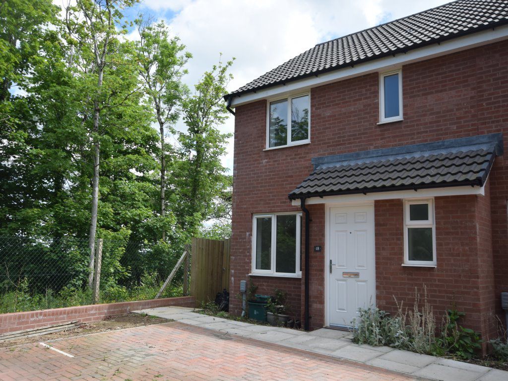 3 bed semidetached house to rent in Sams Close, Bideford, Devon EX39