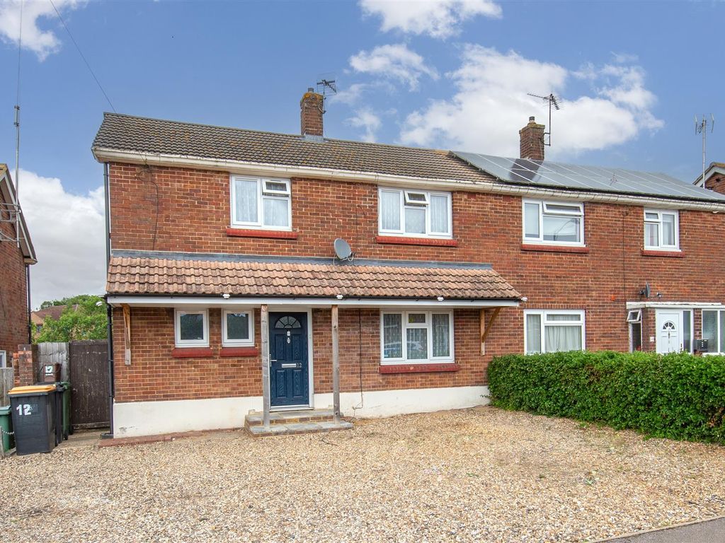 3 bed semidetached house for sale in Maidenbower Avenue, Dunstable