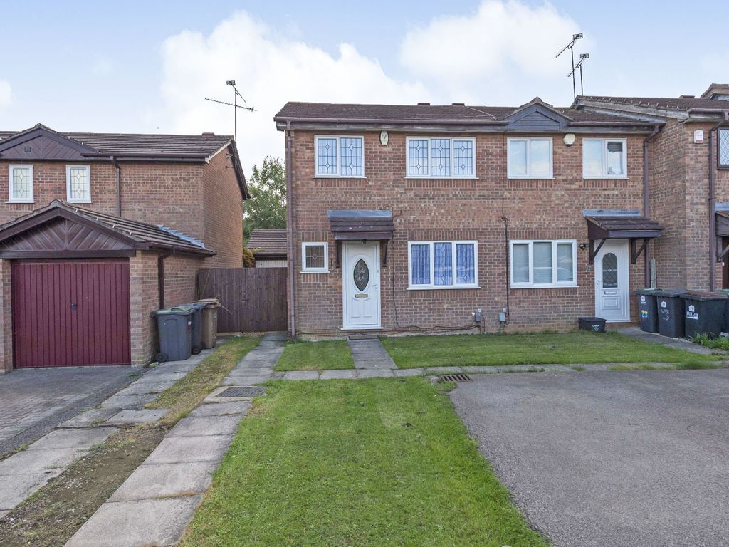 Mees Close, Luton LU3  