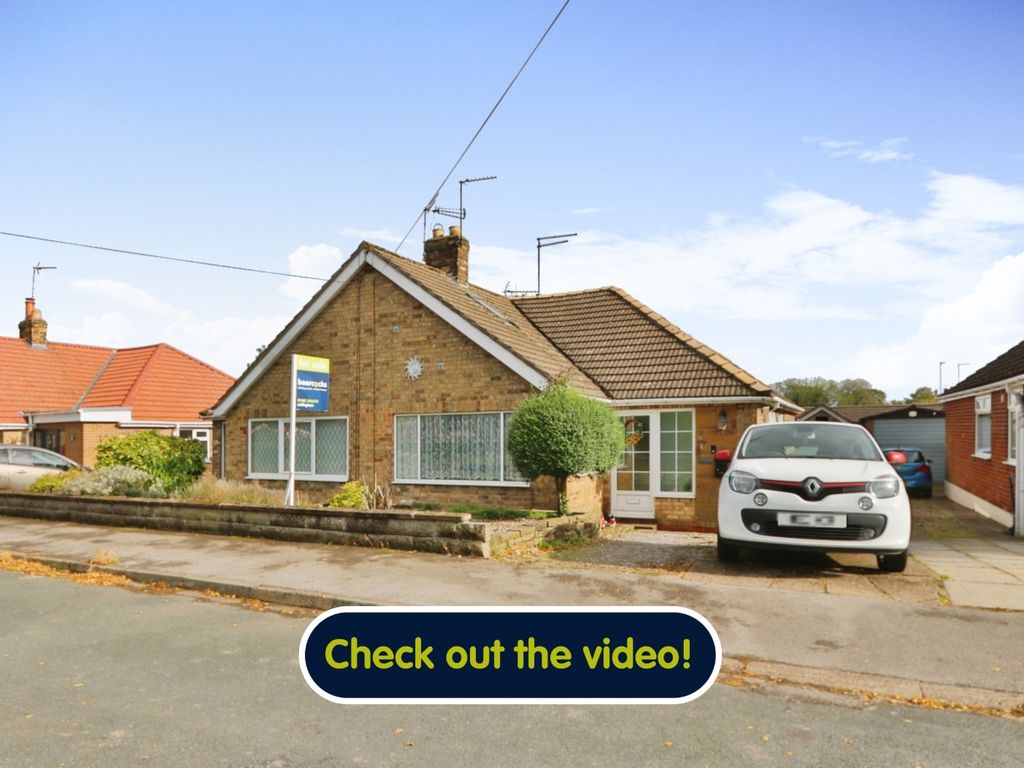 2 bed semidetached bungalow for sale in Little Weighton Road