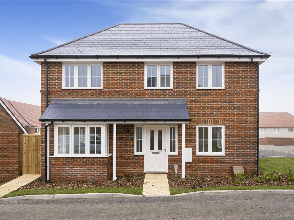 3 bed detached house for sale in Weavering Court, Forstal Mead, Coxheath ME17 Zoopla
