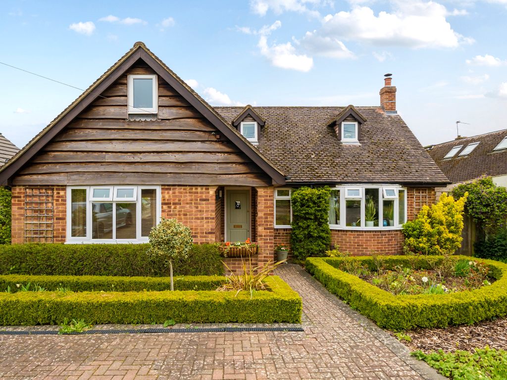 4 bed detached bungalow for sale in Compton Way, Winchester SO22 Zoopla