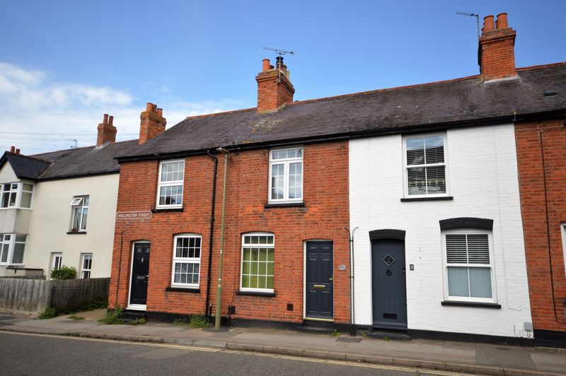 2 bed terraced house for sale in Wellington Street, Thame OX9, £347,500