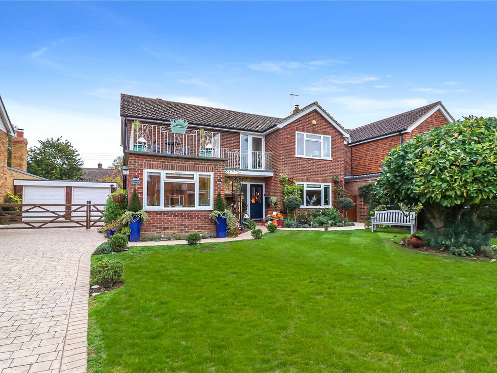 4 bed detached house for sale in The Meadows, Flackwell Heath, High